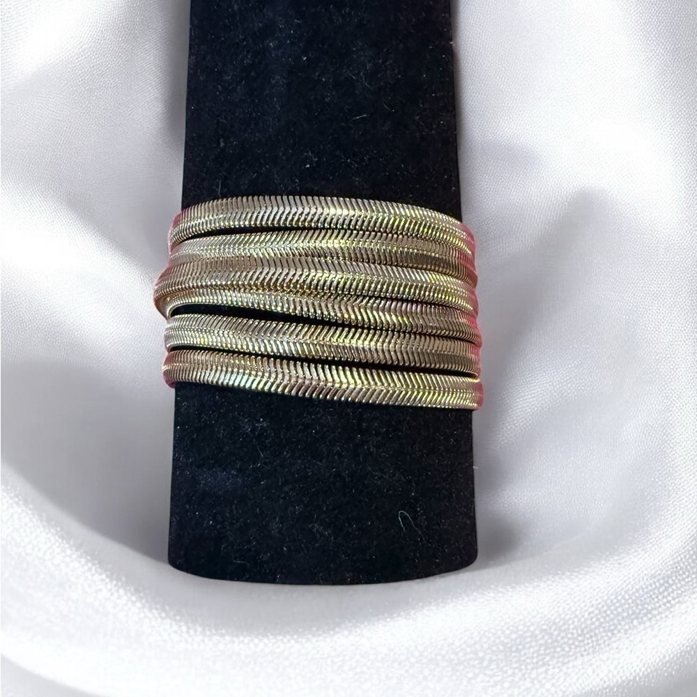 Source‎ Unknown Gold and Silver Bracelet